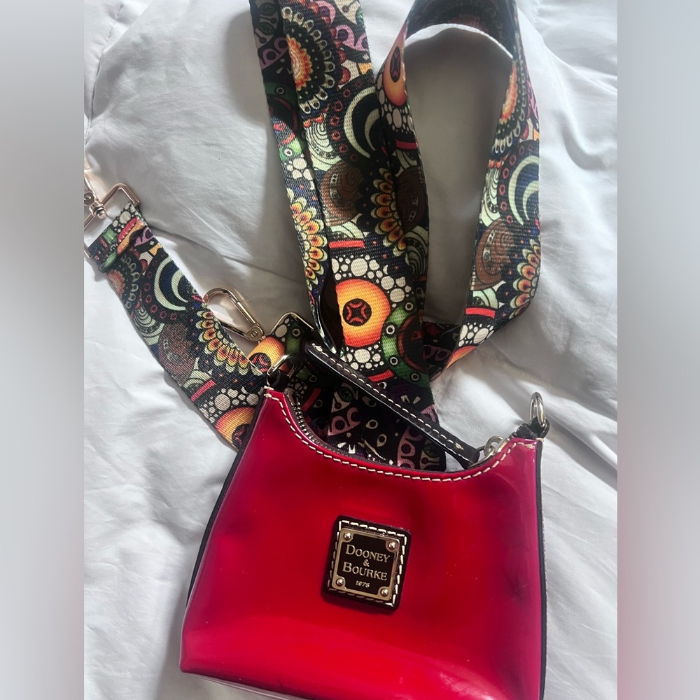 Dooney & Bourke Bitsy Handbag Red Patent Leather Purse Beautiful Vintage NoStrap - Picture 6 of 6